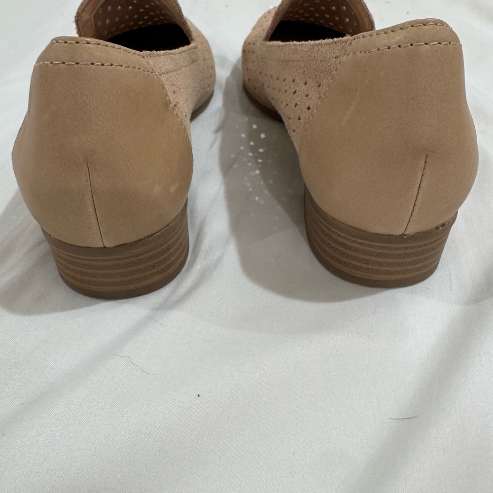 Clarks Juliet Hayes Perforated Suede Loafers Sand 6M - Picture 7 of 16